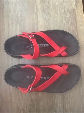 Birkenstock TATAMI Women’s Black Footbed Red Strappy Sandals